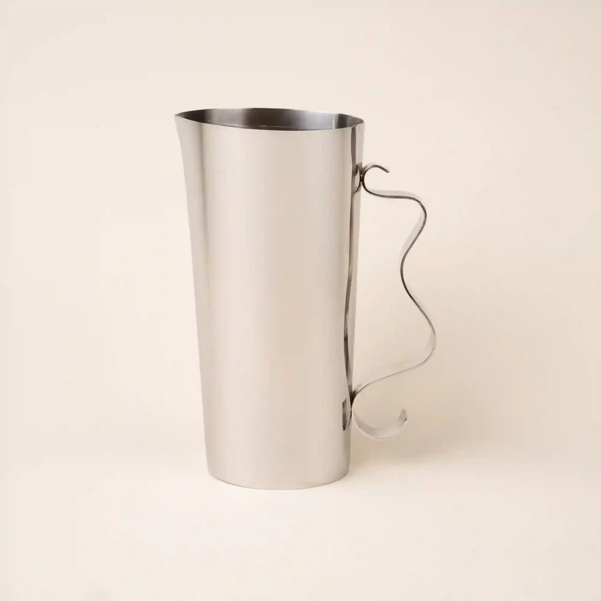 Squiggle Pitcher